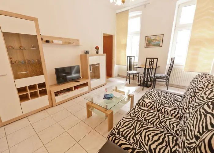 Апартаменти In Fuenfhaus Mit Garten By Interhome *