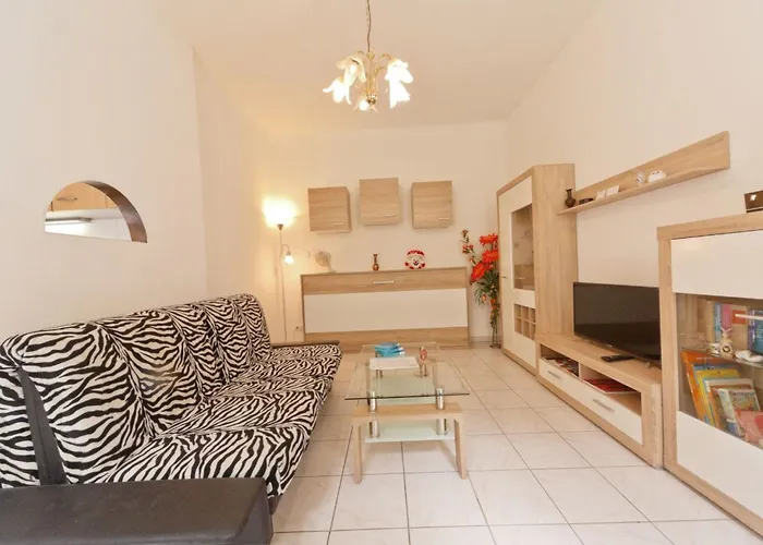 In Fuenfhaus Mit Garten By Interhome Апартаменти Відень
