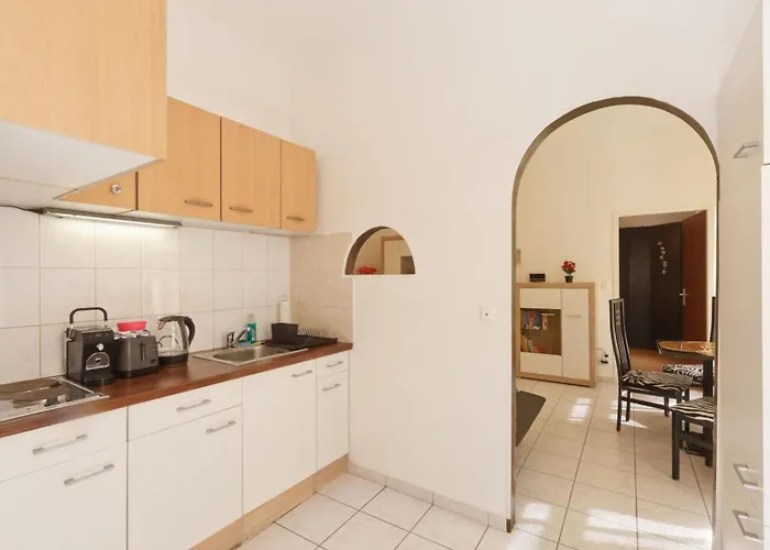 Апартаменти In Fuenfhaus Mit Garten By Interhome Відень